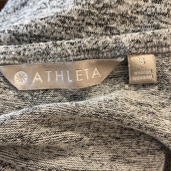 Athleta Women’s Pullover Gray Shirt Size Small - Picture 5 of 7